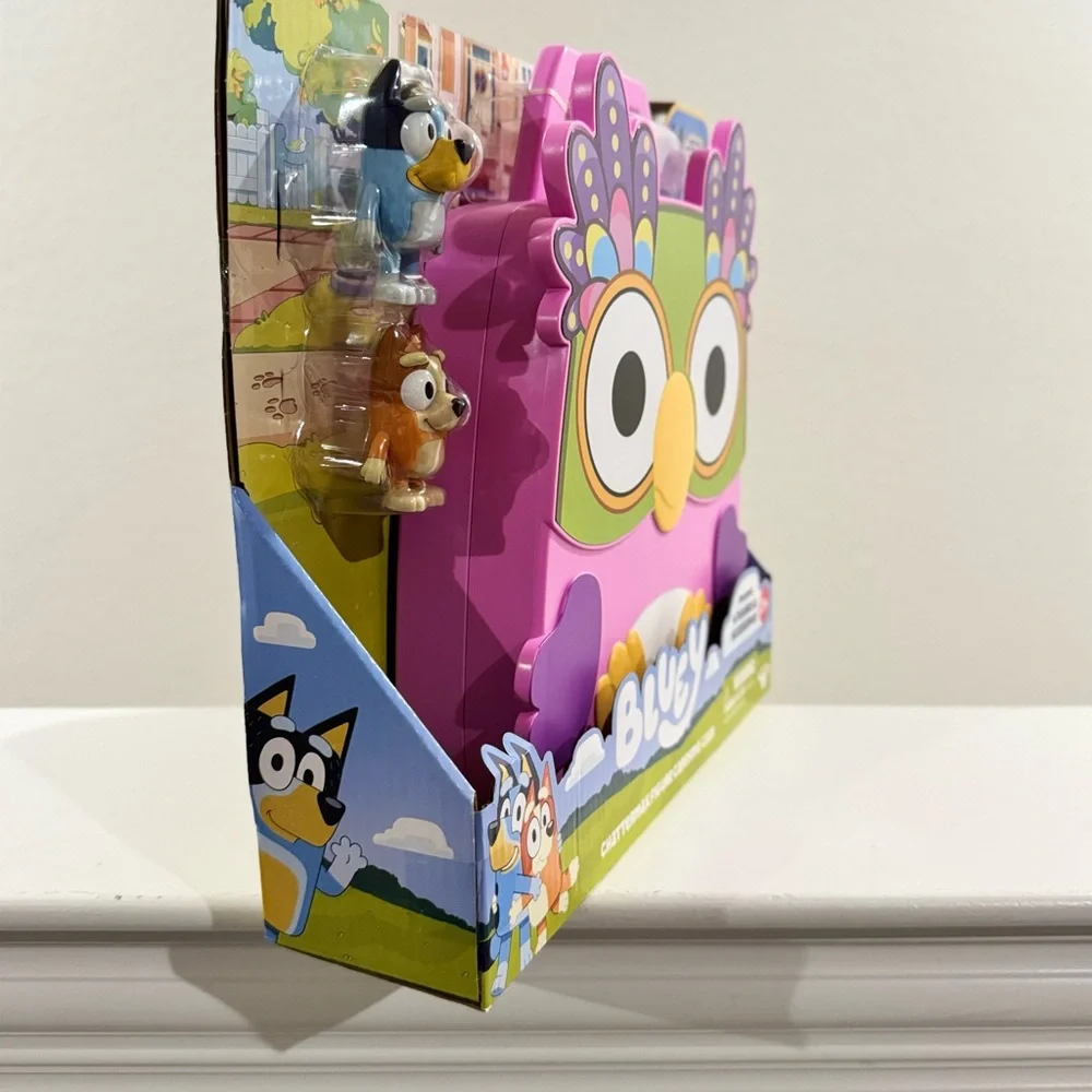 CHATTERMAX Figure Case, Includes Bluey, Bingo, Muffin and Chattermax. NEW !